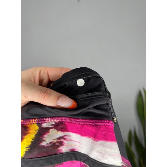 Lululemon Speed Short 2.5" Inseam Pink Watercolor Abstract 4 - Picture 3 of 5